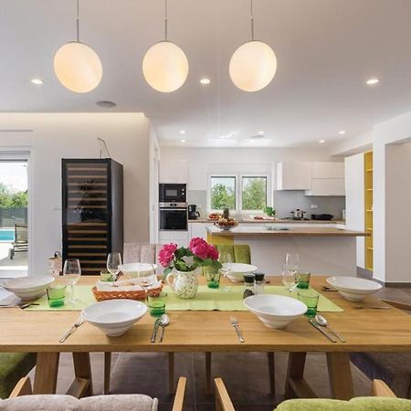 Villa Izabel With Hot Whirpool Крница Екстериор снимка