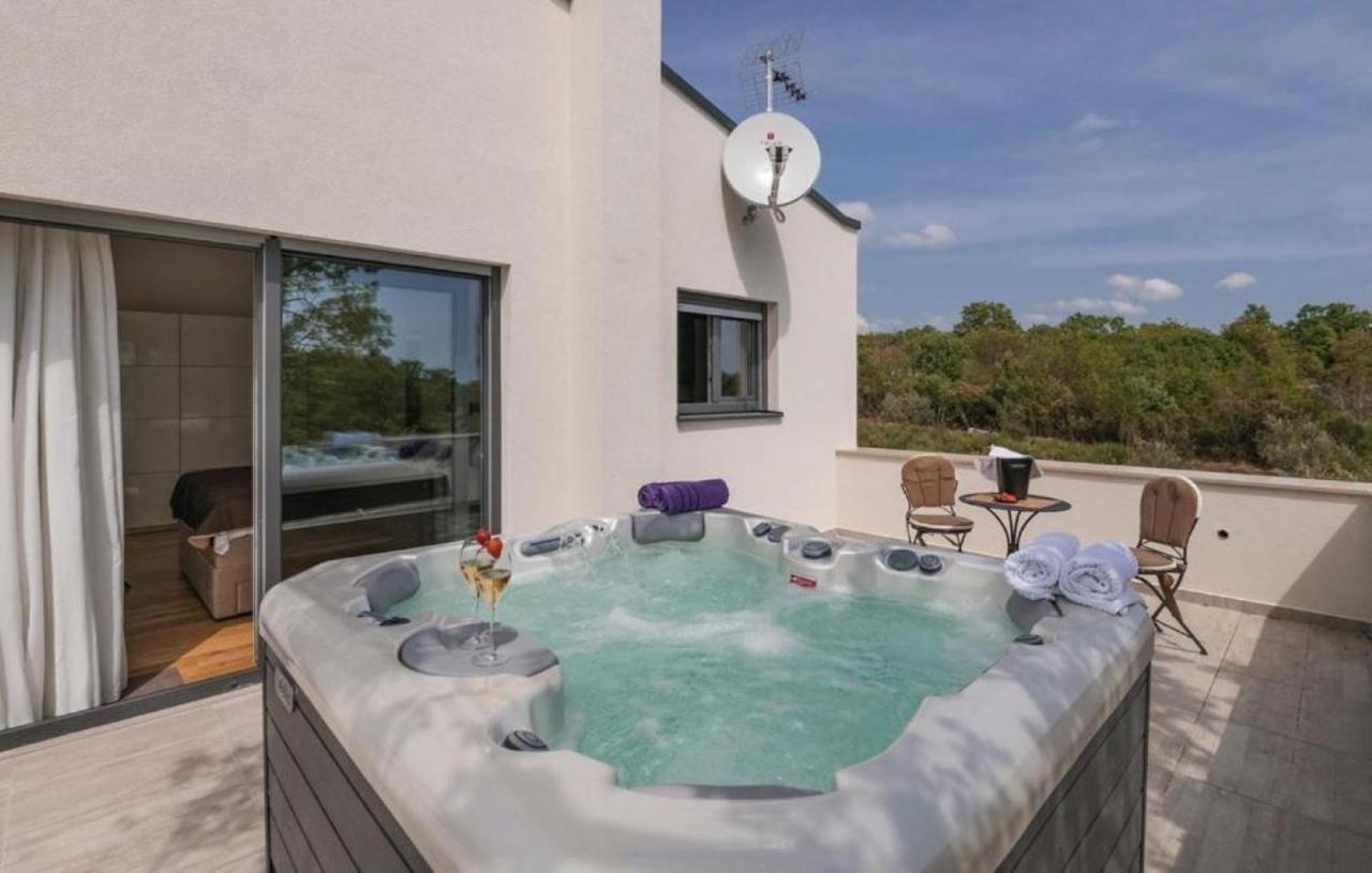 Villa Izabel With Hot Whirpool Крница Екстериор снимка
