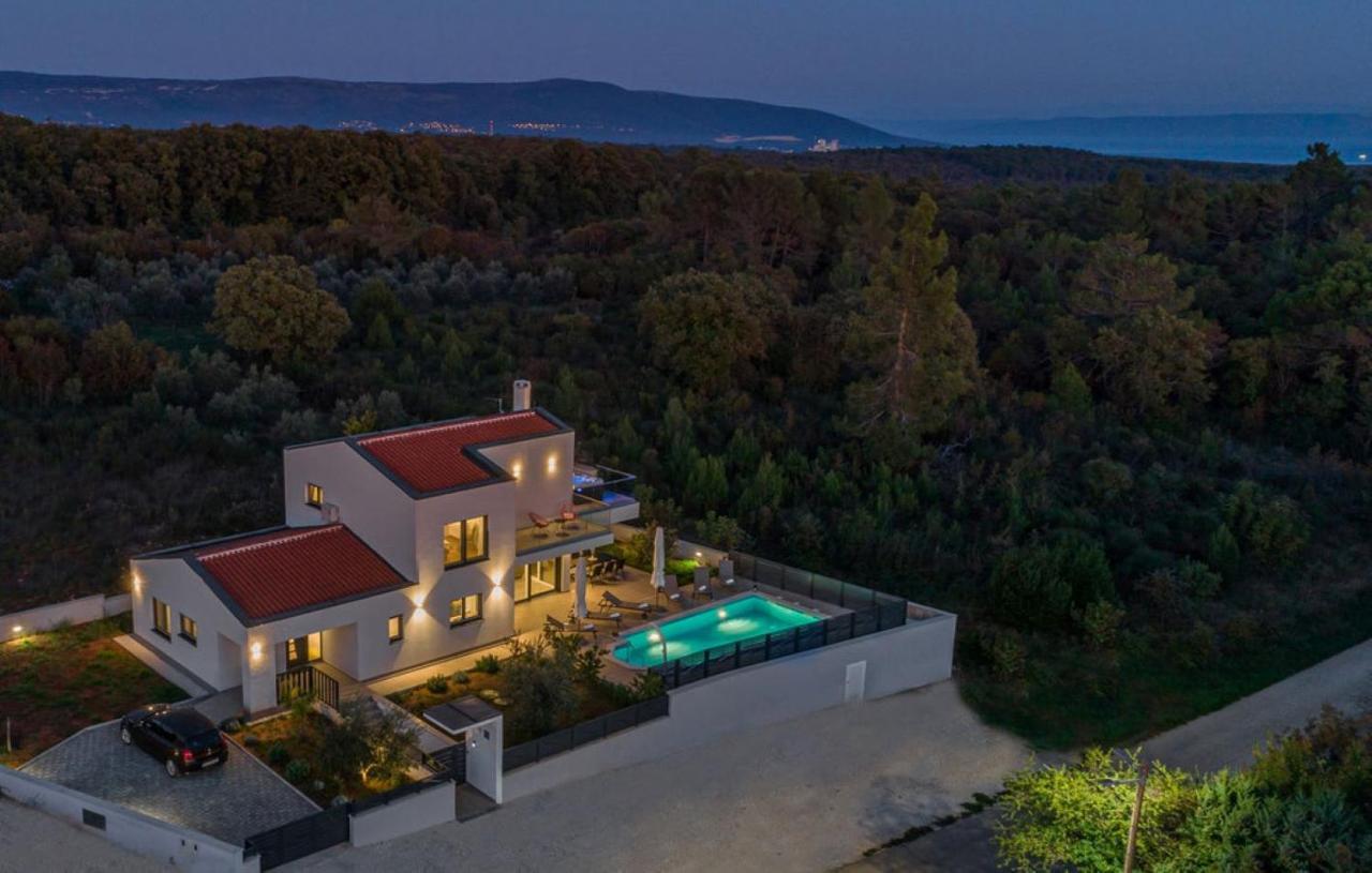 Villa Izabel With Hot Whirpool Крница Екстериор снимка